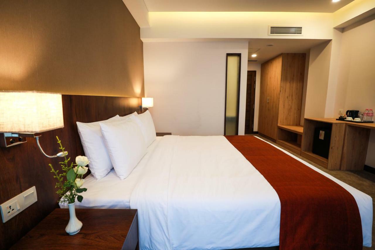 Hlaine Tet Hotel Yangon Luaran gambar