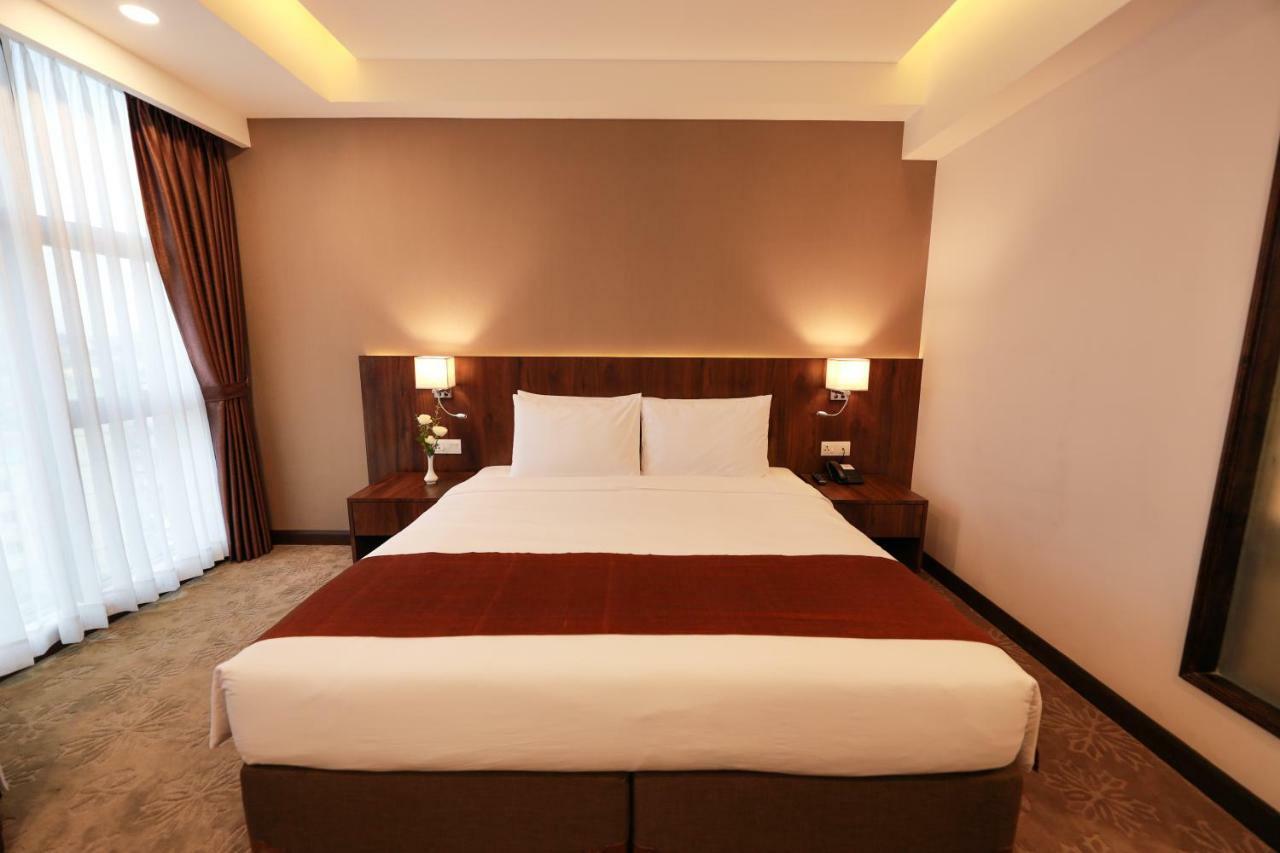 Hlaine Tet Hotel Yangon Luaran gambar