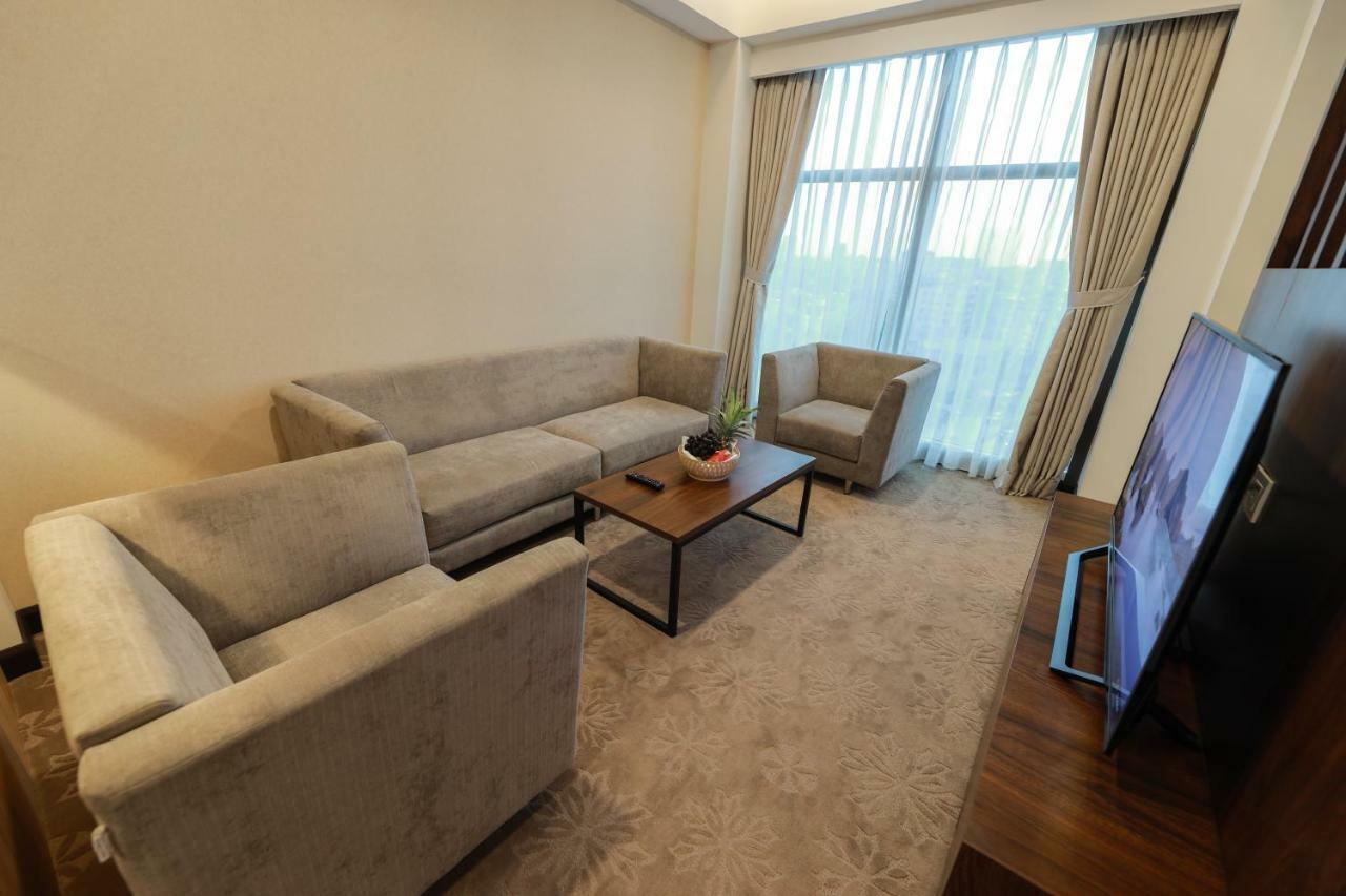 Hlaine Tet Hotel Yangon Luaran gambar