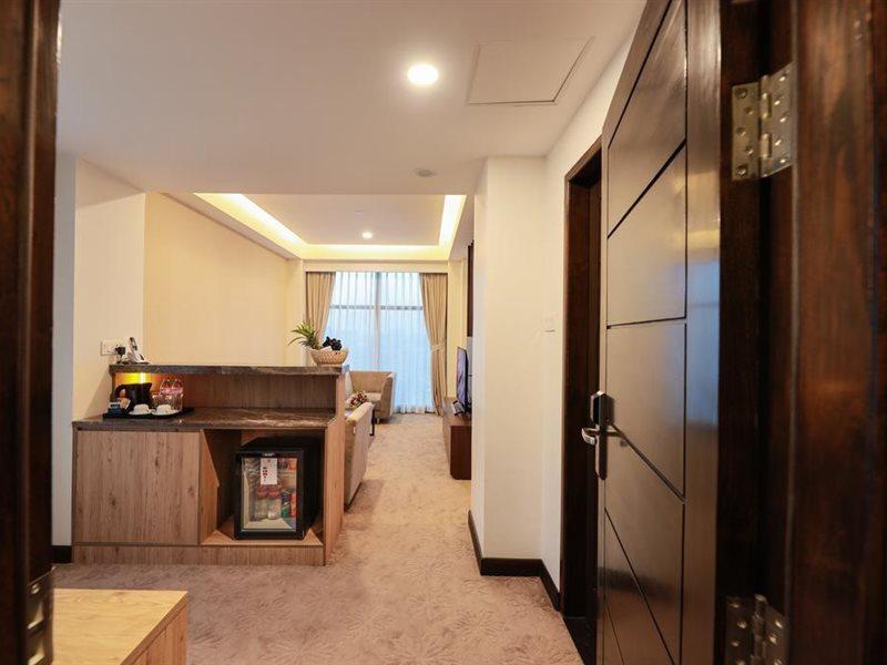 Hlaine Tet Hotel Yangon Luaran gambar