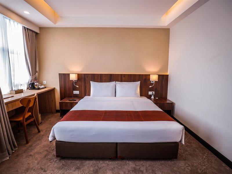 Hlaine Tet Hotel Yangon Luaran gambar