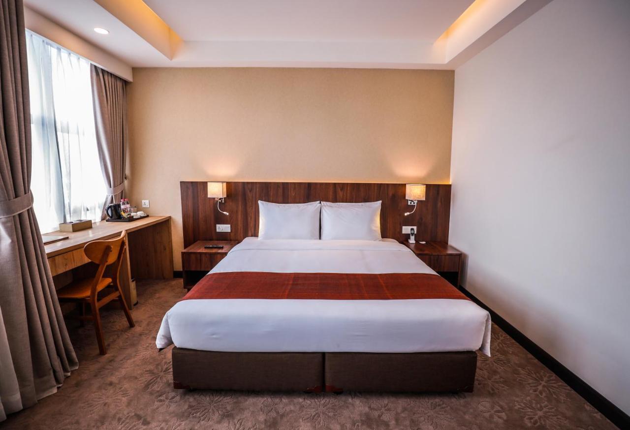 Hlaine Tet Hotel Yangon Luaran gambar